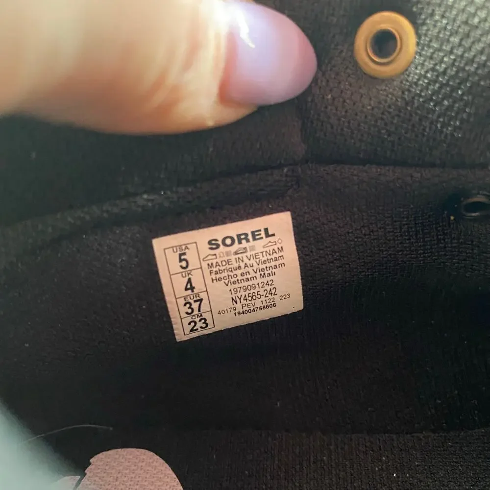 NWT Sorel Brown Waterproof Out N About III Conquest Winter Ankle Boot Women's 5